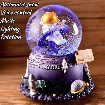Aydınlık Astronotlar Kristal Top Müzik Kutusu Otomatik Kar cam küre led ışık doğum günü hediyesi Çocuk Kız Odası Dekorasyon