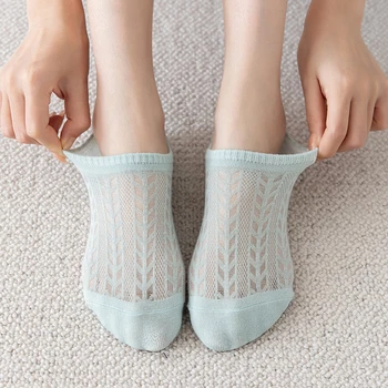 5 Pairs Görünmez Pamuk Örgü Nefes Çorap Kadın Silikon kaymaz İnce Ayak Bileği Çorap Kawaii Şeker Renk No Show Çorap Terlik