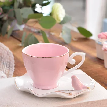Yeni Zarif Kelebek Kuş Üst Kemik Çini 220 ml Kahve Fincan Tabağı Ücretsiz Kaşık Seramik Avrupa Porselen Çay kupa