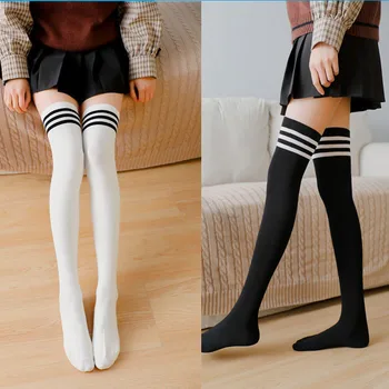 1 Çift Uzun Çorap Kadın Şerit Seksi Çorap Kızlar Diz Üzerinde Yüksek Çorap Bayanlar Kızlar için Siyah / beyaz Sıcak Tasarımcı Çorap