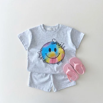 2022 Yeni Bebek Giyim Bebek Şeker Renk Baskı Mektup Kısa kollu Gülümseme Üstleri + Şort Takım Elbise Toddler Tee Ve kısa pantolon seti
